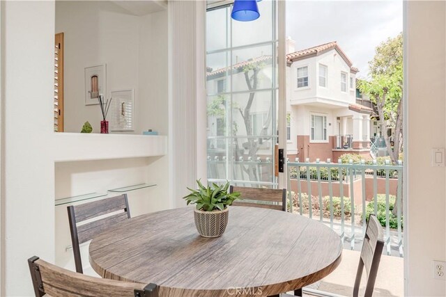 12671 Nicklaus Ln, Tustin, CA 92782 - dining area with built in features