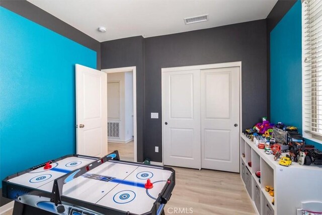177 Frame, Irvine, CA 92618 - recreation room featuring light wood-style flooring