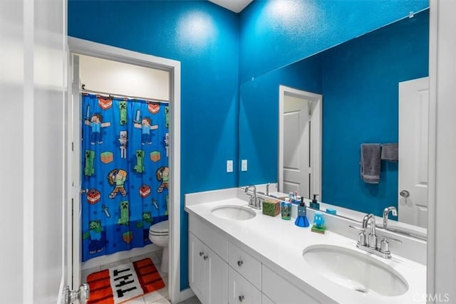 177 Frame, Irvine, CA 92618 - full bath featuring toilet, double vanity, tile patterned floors, and a shower with shower curtain