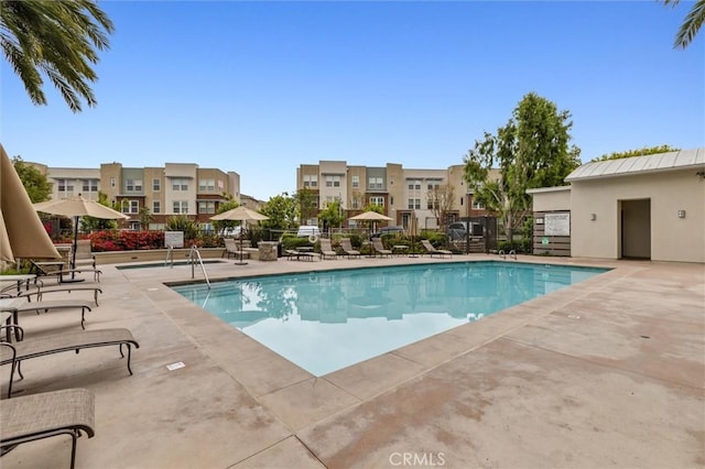 46 Beacon Way, Aliso Viejo, CA 92656 - community pool with a patio
