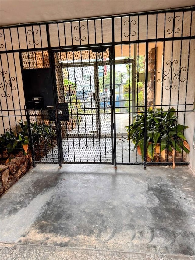1600 N Hobart Blvd Unit 16, Los Angeles, CA 90027 - view of gate