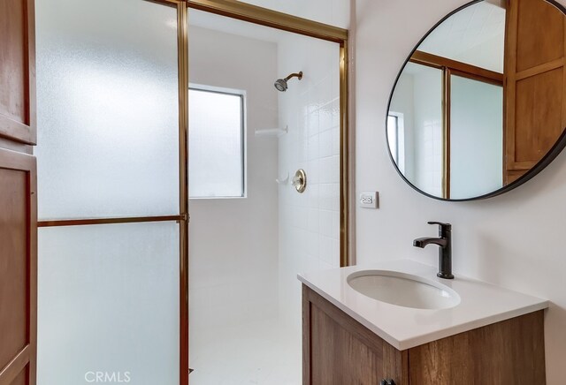 1677 252nd St, Harbor City, CA 90710 - full bath with tiled shower and vanity
