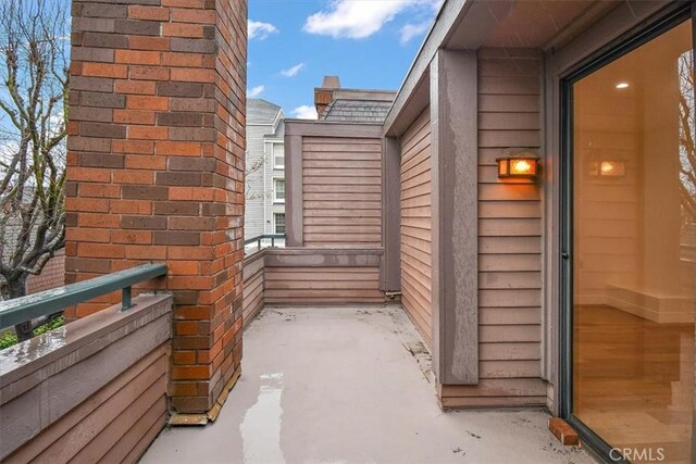 13044 Mindanao Way Unit 3, Marina Del Rey, CA 90292 - view of side of home featuring a balcony