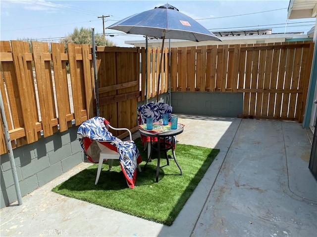 66229 8th St, Desert Hot Springs, CA 92240 - view of patio / terrace