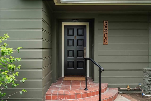 view of exterior entry