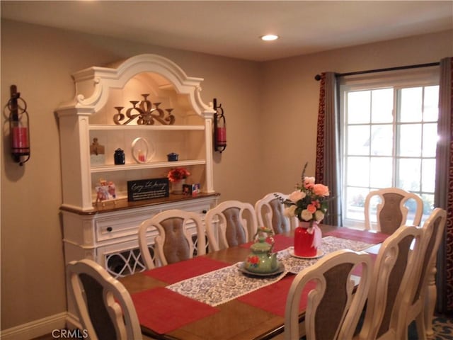dining area with recessed lighting