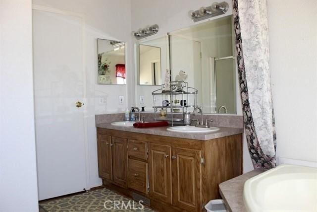 36072 Meadow Grove Rd, Yermo, CA 92398 - bathroom with curtained shower, double vanity, and a tub