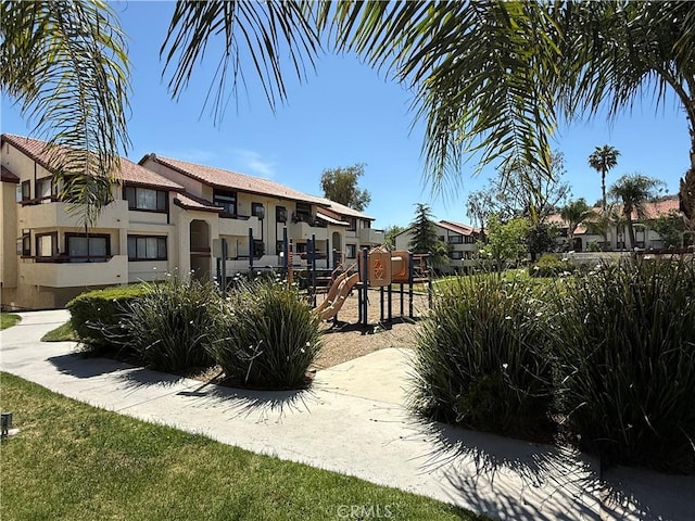 18122 Sundowner Way Unit 1108, Canyon Country, CA 91387 - surrounding community featuring a residential view