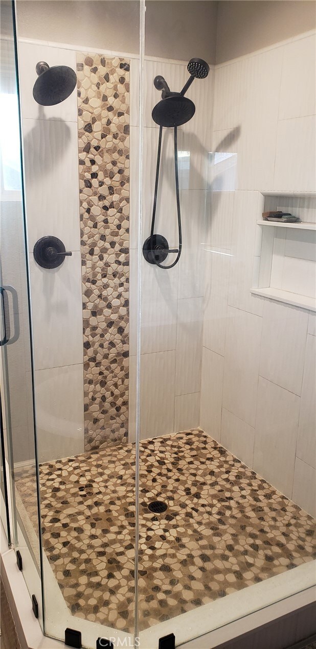 22000 Jodi Pl, Saugus, CA 91350 - full bath with a stall shower