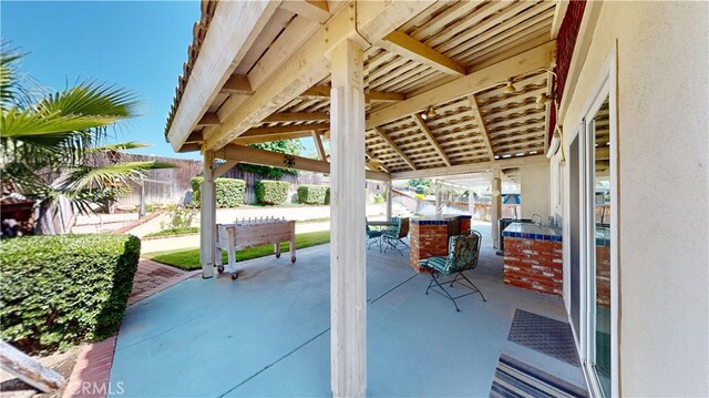 279 White Oak Rd, Lake Elsinore, CA 92530 - view of patio with fence