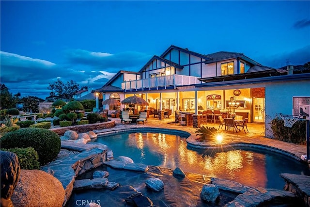 6723 Sycamore Ln, Palmdale, CA 93551 - swimming pool featuring a patio area and outdoor dining space