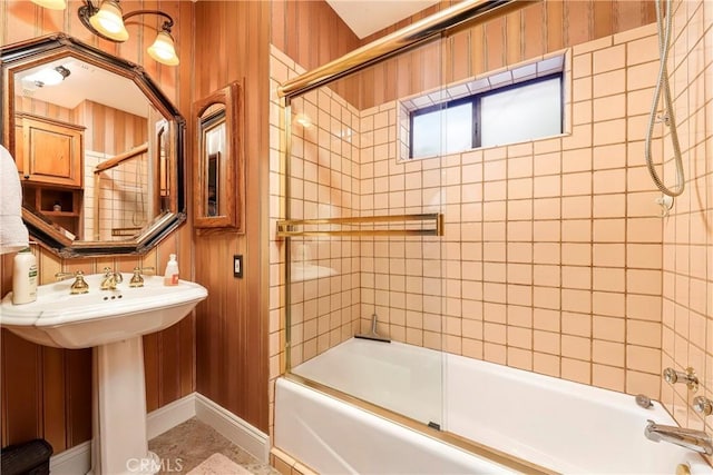 6723 Sycamore Ln, Palmdale, CA 93551 - full bath featuring enclosed tub / shower combo and a sink