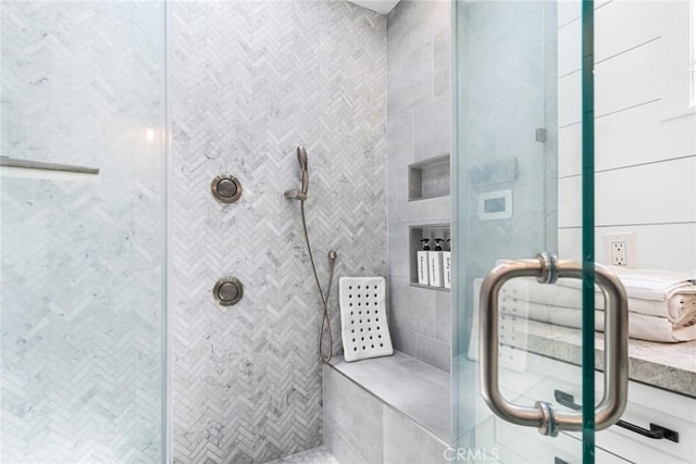 1742 Dixon St, Redondo Beach, CA 90278 - full bath featuring tiled shower