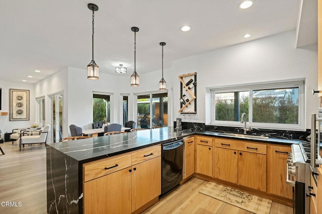 800 Coronado Pl, Oxnard, CA 93030 - kitchen with dishwasher, a sink, light wood-type flooring, a peninsula, and recessed lighting