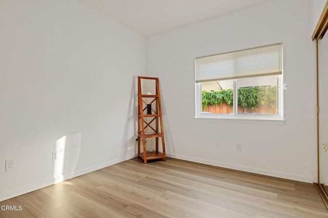 800 Coronado Pl, Oxnard, CA 93030 - empty room featuring light wood-style floors and baseboards