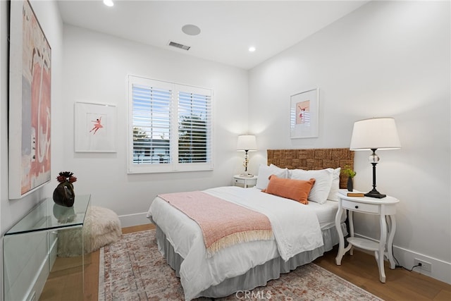 1530 Anita Ln, Newport Beach, CA 92660 - bedroom with wood finished floors and recessed lighting