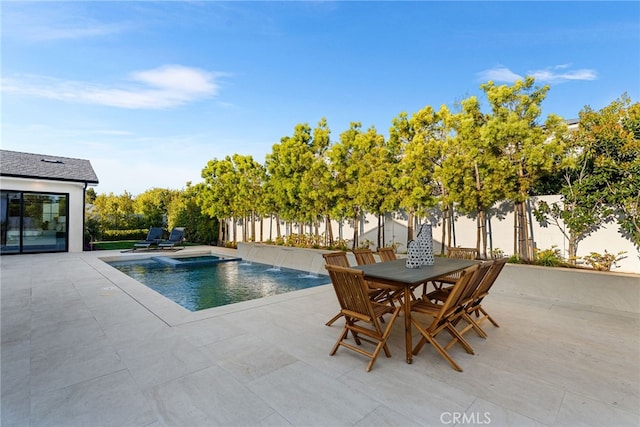 1530 Anita Ln, Newport Beach, CA 92660 - view of swimming pool featuring a patio, a pool with connected hot tub, a fenced backyard, and outdoor dining area