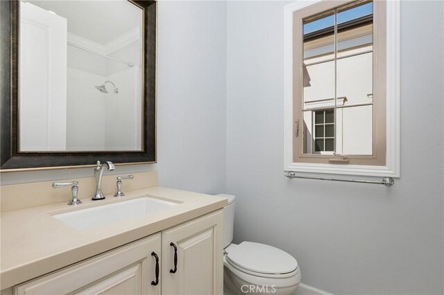 25 Tenderfoot, Irvine, CA 92602 - full bath with toilet, vanity, a shower, and baseboards