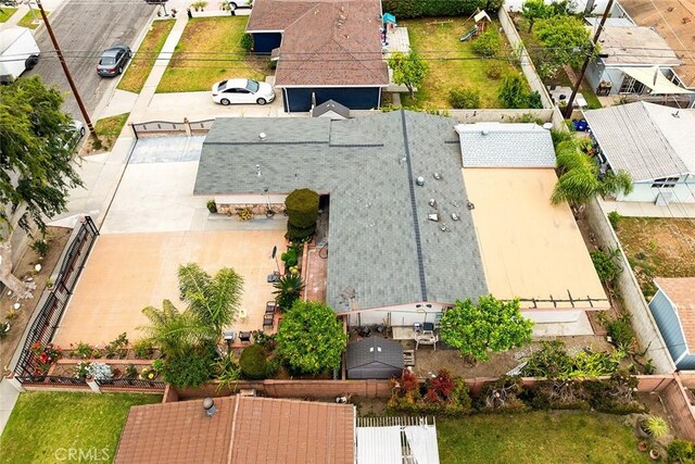 aerial view of property and surrounding area