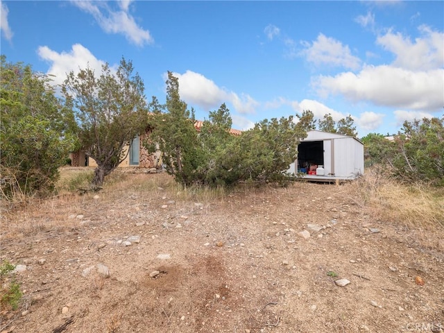 1275 Tamarack Rd, Pinon Hills, CA 92372 - view of yard with an outdoor structure