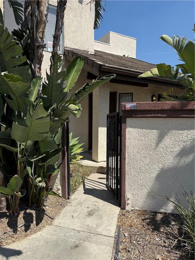 gate featuring fence