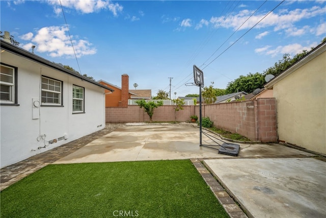 view of yard with a patio area
