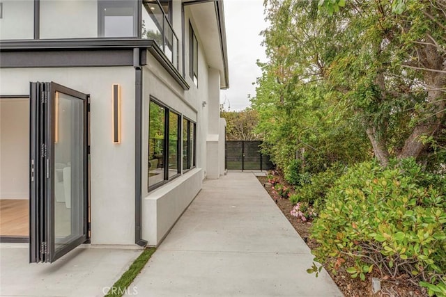 18101 Green Meadow Dr, Encino, CA 91316 - view of home's exterior featuring stucco siding