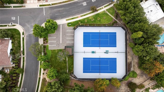 18101 Green Meadow Dr, Encino, CA 91316 - bird's eye view