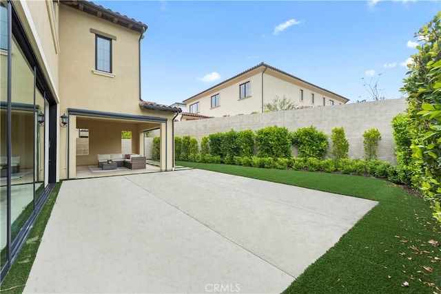 view of patio with an outdoor hangout area