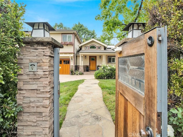 view of front of property