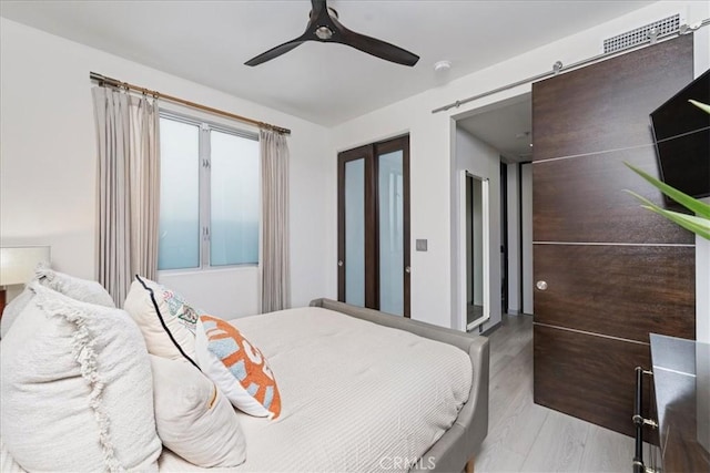 29 W Neapolitan Ln, Long Beach, CA 90803 - bedroom with ceiling fan
