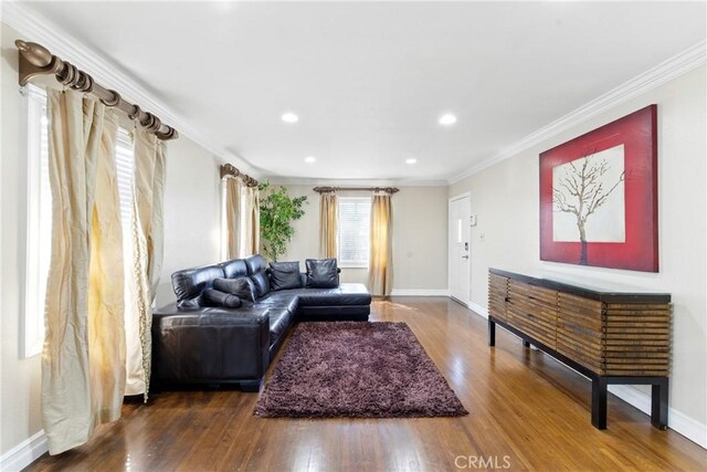 1933 W 147th St, Gardena, CA 90249 - living area featuring crown molding, baseboards, wood finished floors, and recessed lighting
