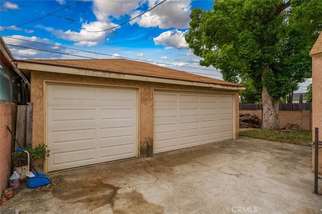 6016 Wilson Ave, South Gate, CA 90280 - detached garage featuring fence