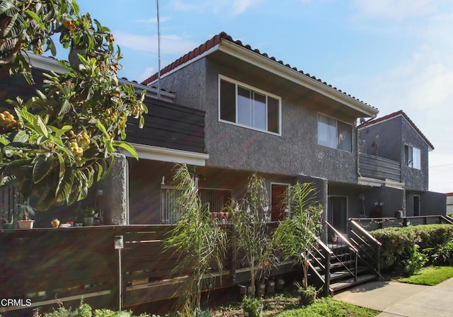 4578 Saviers Rd, Oxnard, CA 93033 - back of property with stucco siding and fence