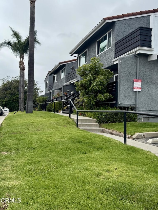 4578 Saviers Rd, Oxnard, CA 93033 - view of home's community featuring a lawn