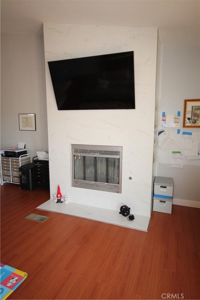 220 S Guadalupe Ave Unit 5, Redondo Beach, CA 90277 - detailed view of a high end fireplace and wood finished floors