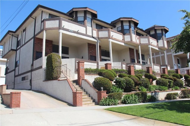 220 S Guadalupe Ave Unit 5, Redondo Beach, CA 90277 - view of front of property featuring stucco siding