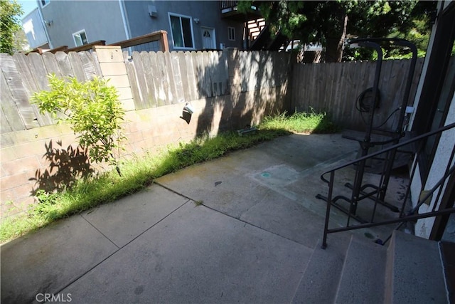 220 S Guadalupe Ave Unit 5, Redondo Beach, CA 90277 - view of patio with fence
