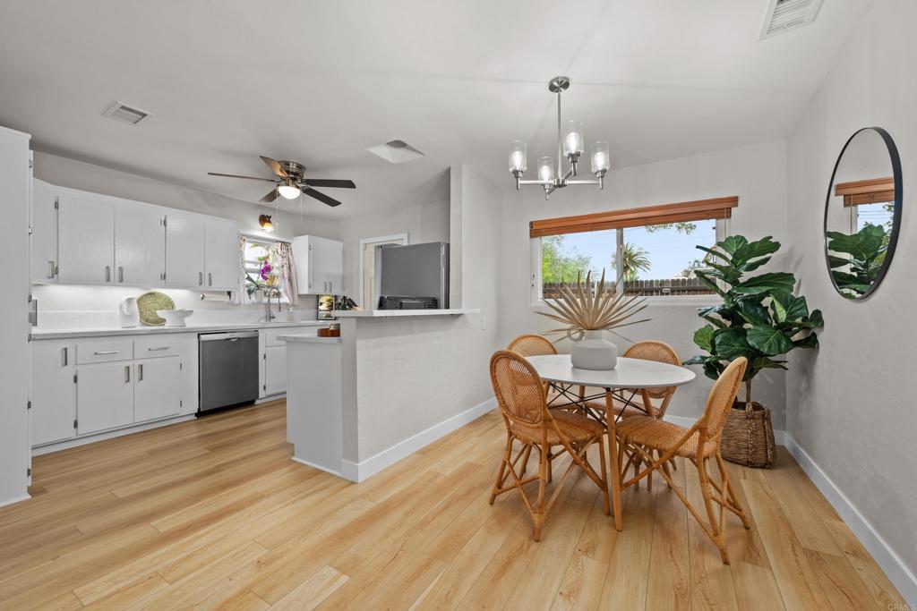 122 Ocean View Ct, Vista, CA 92084