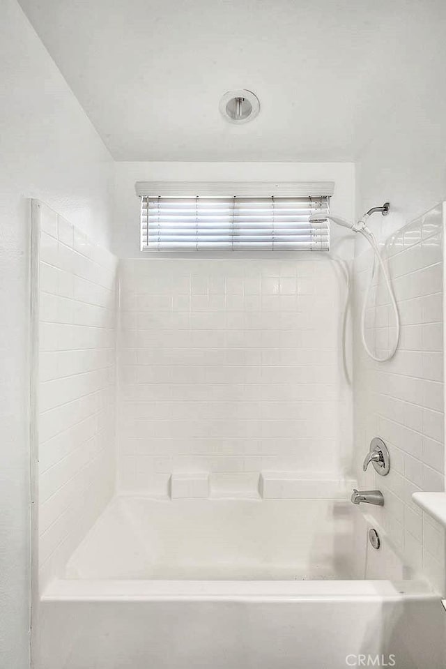 37089 Meadow Brook Way, Beaumont, CA 92223 - full bathroom with shower / washtub combination