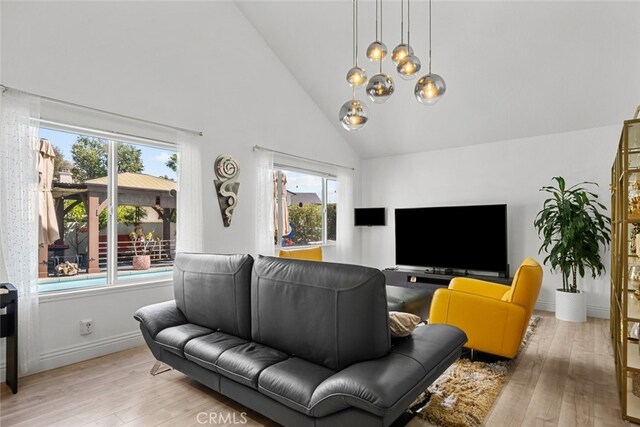 22835 Styles St, Woodland Hills, CA 91367 - photo 12