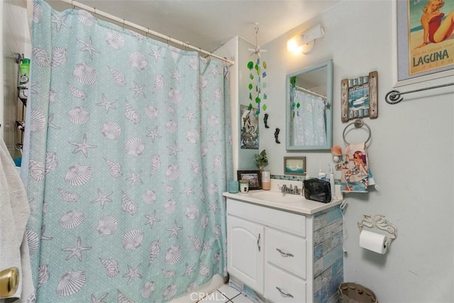 2785 Solana Way, Laguna Beach, CA 92651 - bathroom with vanity and a shower with curtain
