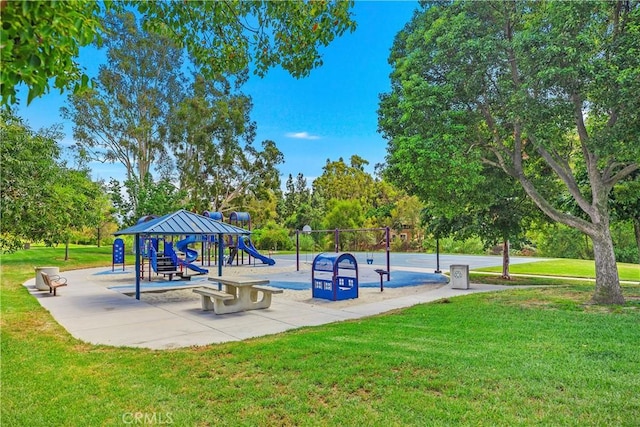 22951 Caminito Viento, Laguna Hills, CA 92653 - surrounding community with a yard and view of scattered trees