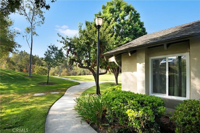22951 Caminito Viento, Laguna Hills, CA 92653 - surrounding community featuring a yard