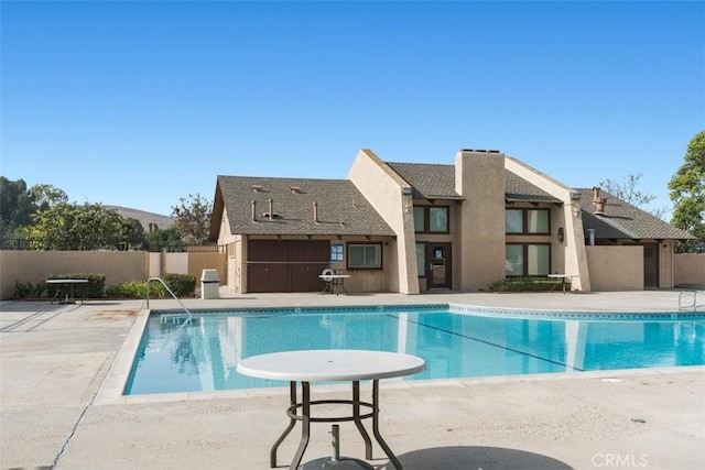 22951 Caminito Viento, Laguna Hills, CA 92653 - community pool with fence and a patio area