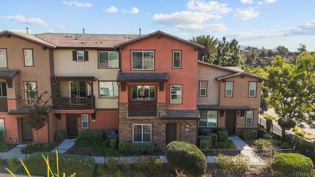 2710 Sparta Rd Unit 10, Chula Vista, CA 91915 - multi unit property featuring stucco siding and stone siding