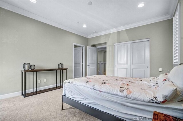 135 Bridle Path, Irvine, CA 92602 - bedroom featuring crown molding, carpet flooring, baseboards, a closet, and recessed lighting