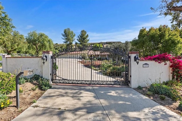 37895 Avenida Bravura, Temecula, CA 92592 - view of gate