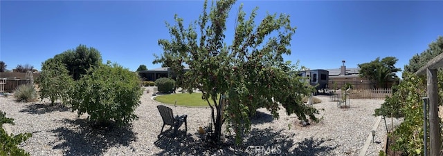 7477 Corona Ave, Hesperia, CA 92345 - view of yard with fence