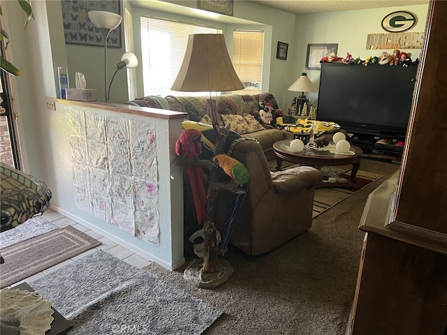 7477 Corona Ave, Hesperia, CA 92345 - view of living area
